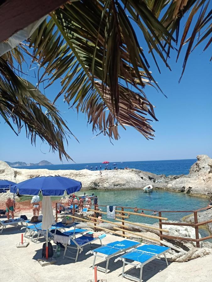 Monolocale Blu Sul Terrazzo A Le Forna Apartment Ponza Exterior photo