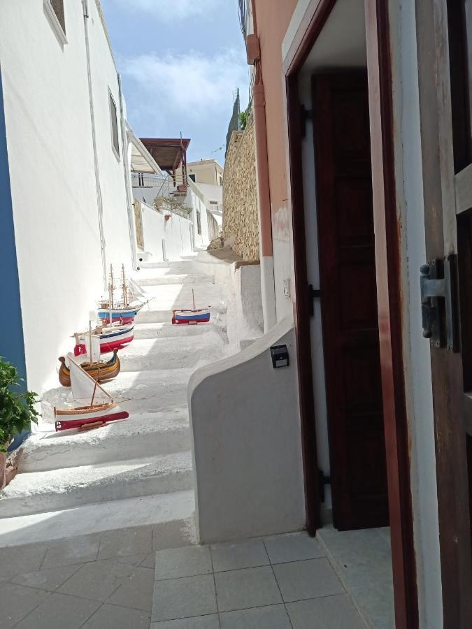 Monolocale Blu Sul Terrazzo A Le Forna Apartment Ponza Exterior photo